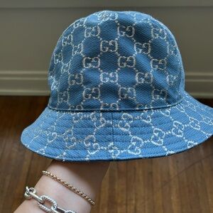 Gucci bucket hat new with tags! Never worn